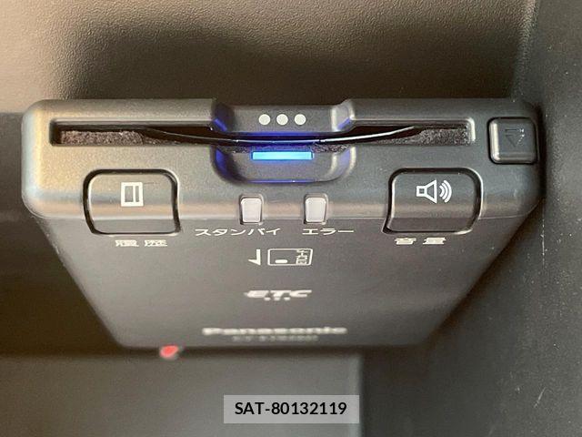 Renault LUTECIA 2022-10 8850512-7