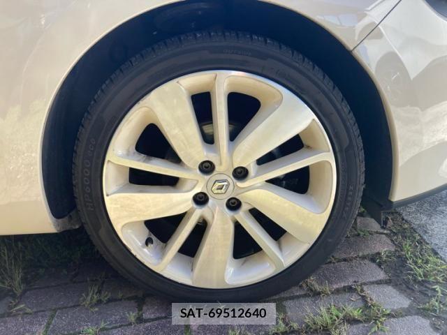 Renault LUTECIA 2015-10 8881851-1