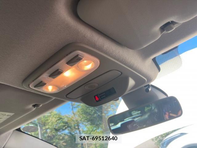 Renault LUTECIA 2015-10 8881851-22