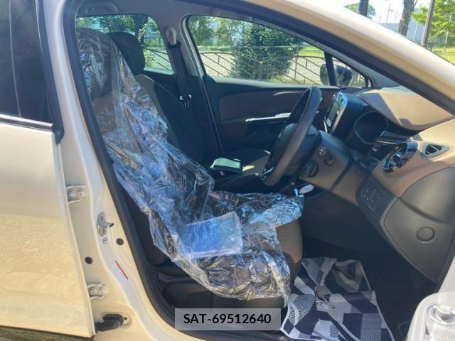 Renault LUTECIA 2015-10 8881851-2