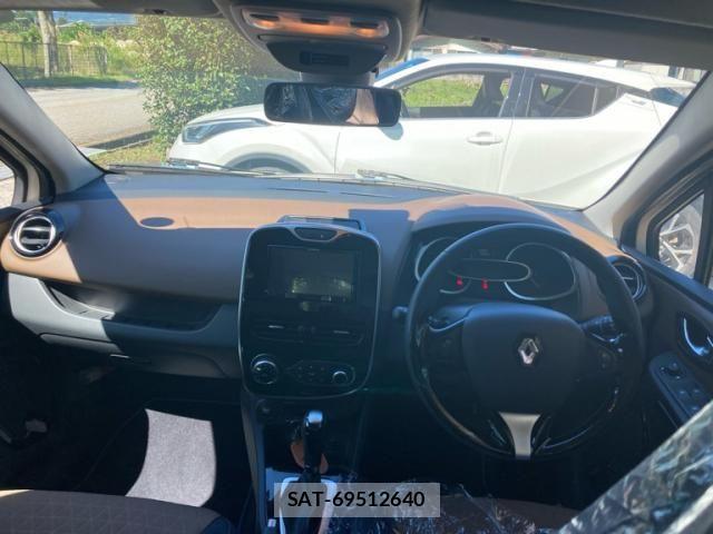 Renault LUTECIA 2015-10 8881851-4