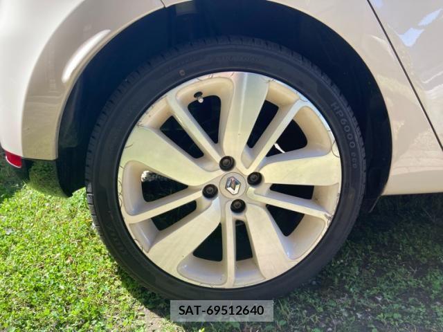 Renault LUTECIA 2015-10 8881851-5