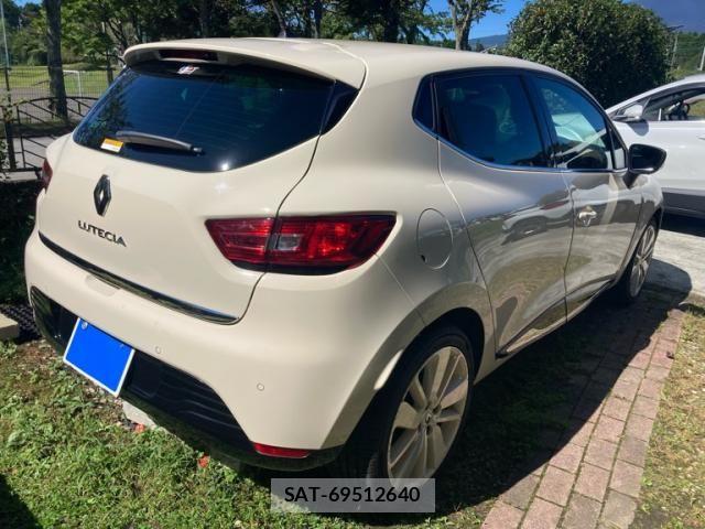 Renault LUTECIA 2015-10 8881851-6