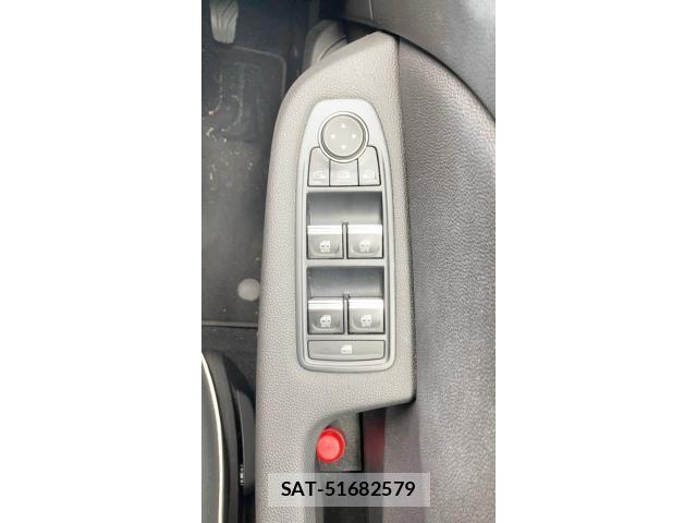 Renault LUTECIA 2021-09 8881850-20