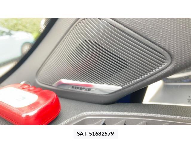 Renault LUTECIA 2021-09 8881850-21