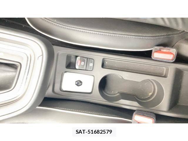 Renault LUTECIA 2021-09 8881850-23