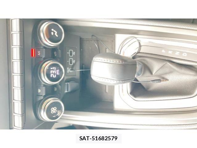 Renault LUTECIA 2021-09 8881850-24