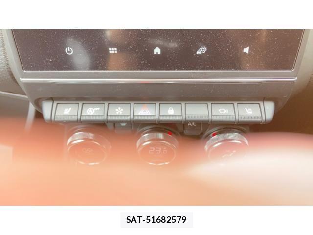 Renault LUTECIA 2021-09 8881850-25