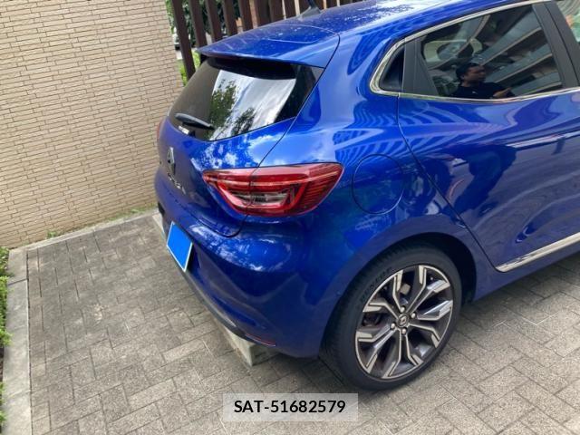 Renault LUTECIA 2021-09 8881850-2