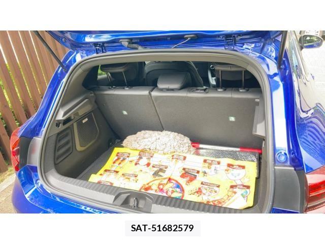 Renault LUTECIA 2021-09 8881850-29