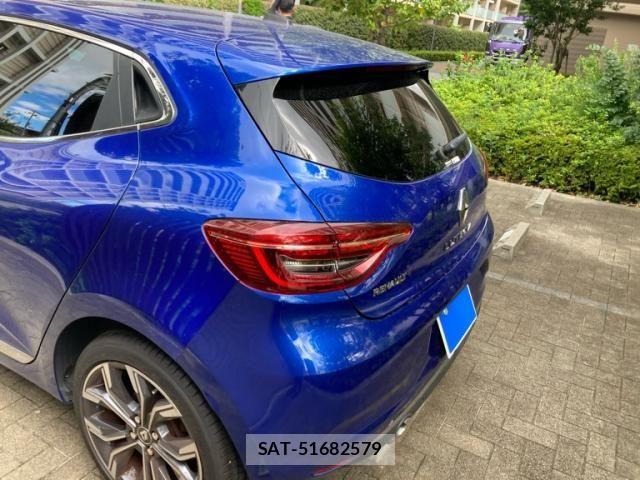 Renault LUTECIA 2021-09 8881850-3