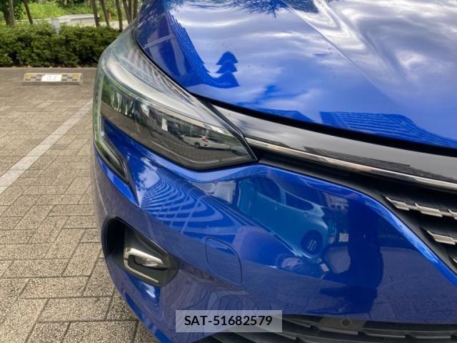 Renault LUTECIA 2021-09 8881850-8