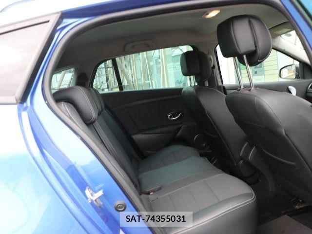 Renault MEGANE ESTATE 2015-03 6614447-12