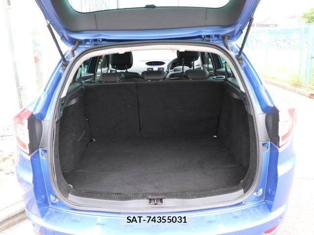 Renault MEGANE ESTATE 2015-03 6614447-14