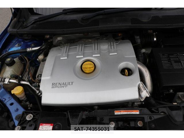 Renault MEGANE ESTATE 2015-03 6614447-16