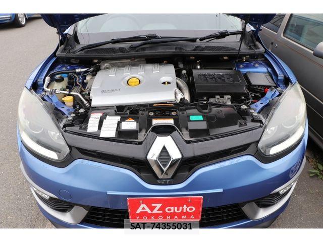 Renault MEGANE ESTATE 2015-03 6614447-18
