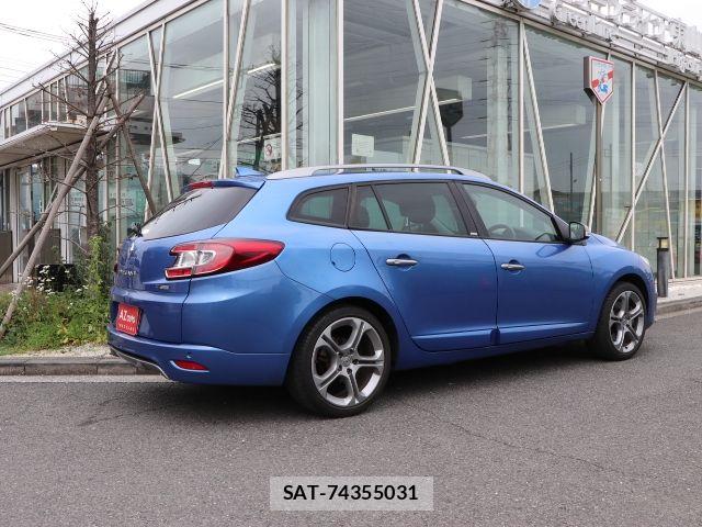 Renault MEGANE ESTATE 2015-03 6614447-2