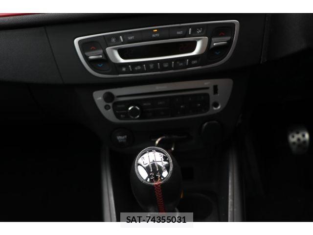 Renault MEGANE ESTATE 2015-03 6614447-5