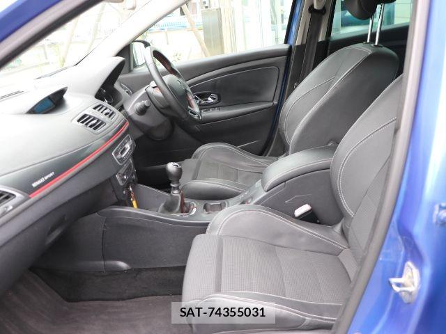 Renault MEGANE ESTATE 2015-03 6614447-8