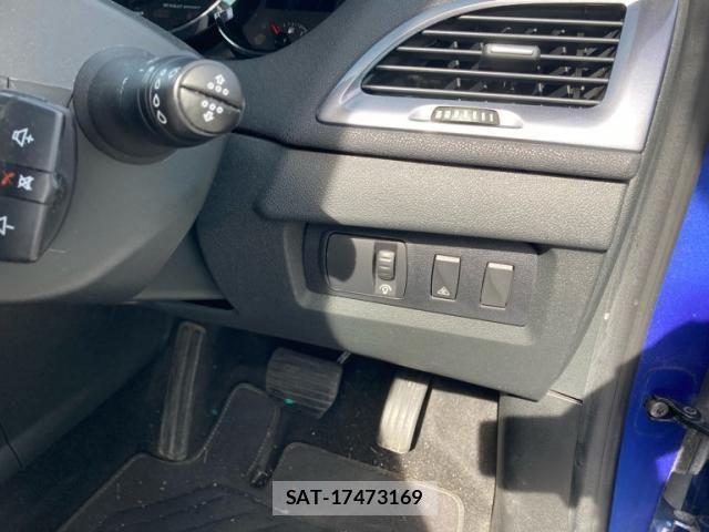 Renault MEGANE ESTATE 2012-12 7224197-17