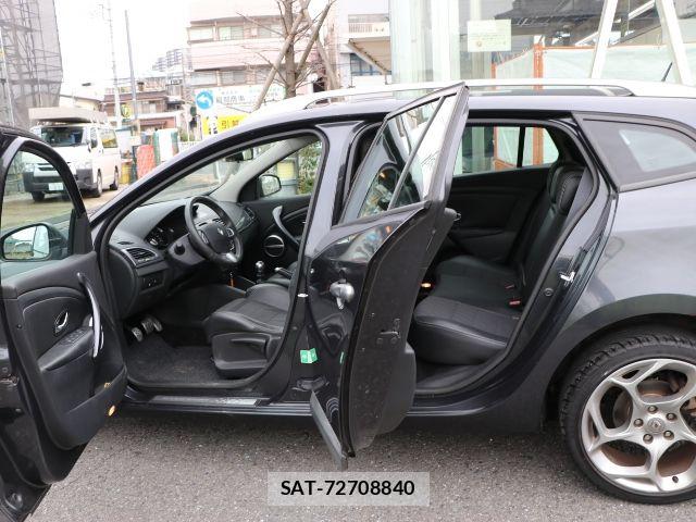 Renault MEGANE ESTATE 2012-01 7619554-9