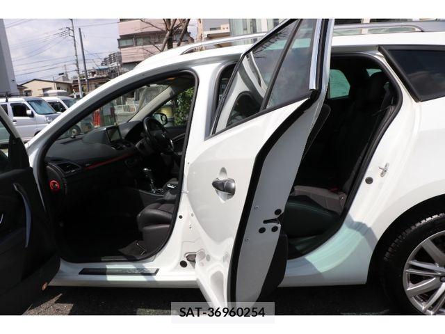 Renault MEGANE ESTATE 2016-09 8527021-10