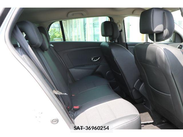 Renault MEGANE ESTATE 2016-09 8527021-12