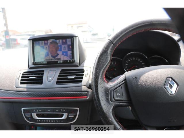 Renault MEGANE ESTATE 2016-09 8527021-3