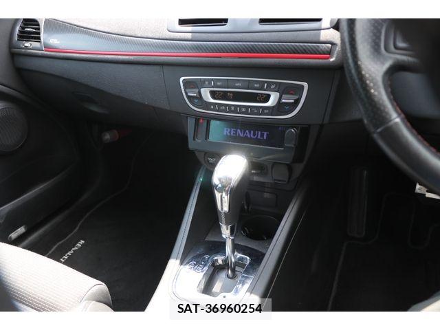 Renault MEGANE ESTATE 2016-09 8527021-5