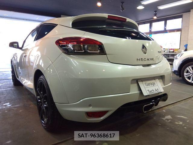 Renault MEGANE 2015-06 843445-6