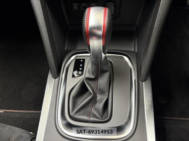 Renault MEGANE 2023-06 1126016-9