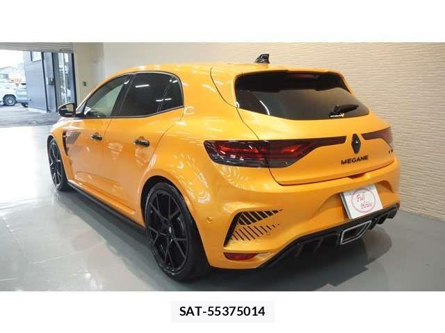 Renault MEGANE 2023-08 1208350-9