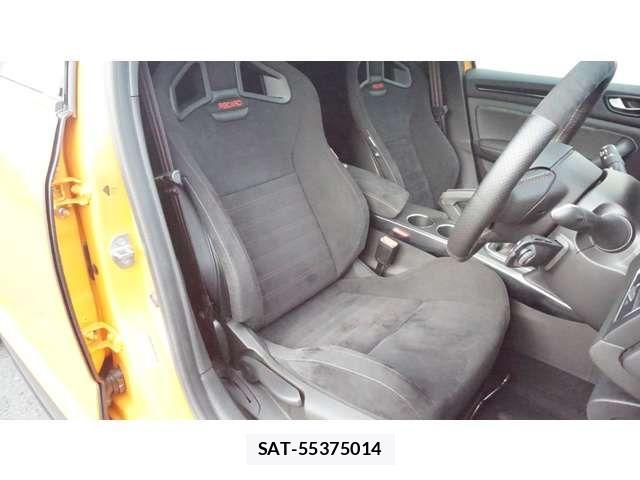 Renault MEGANE 2023-08 1208350-17