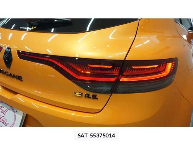 Renault MEGANE 2023-08 1208350-7