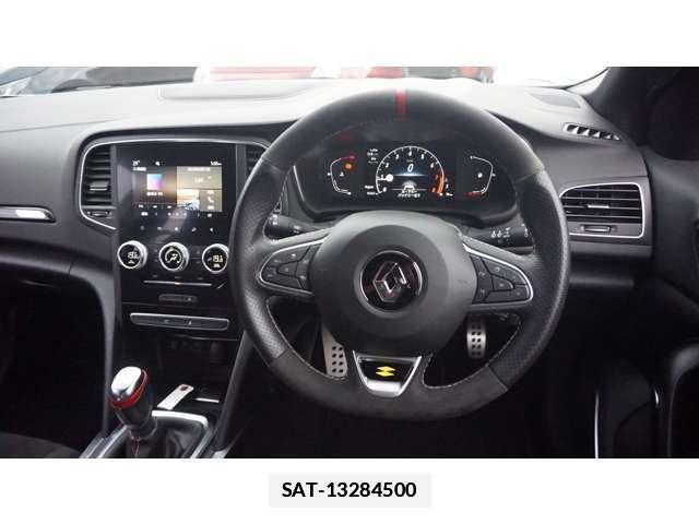 Renault MEGANE 2023-06 1299751-13
