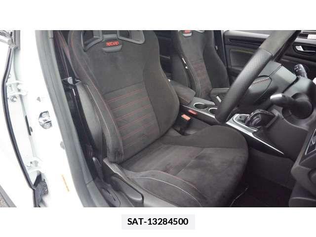 Renault MEGANE 2023-06 1299751-15