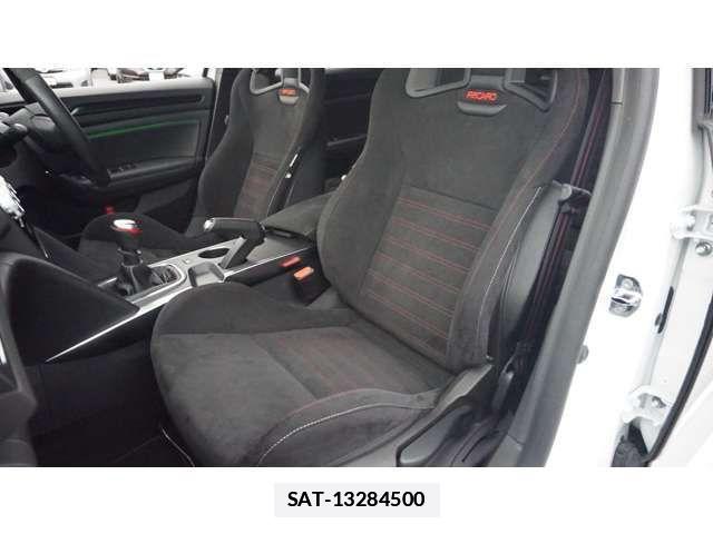 Renault MEGANE 2023-06 1299751-18