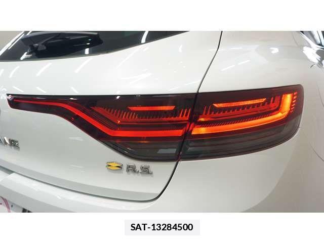 Renault MEGANE 2023-06 1299751-3