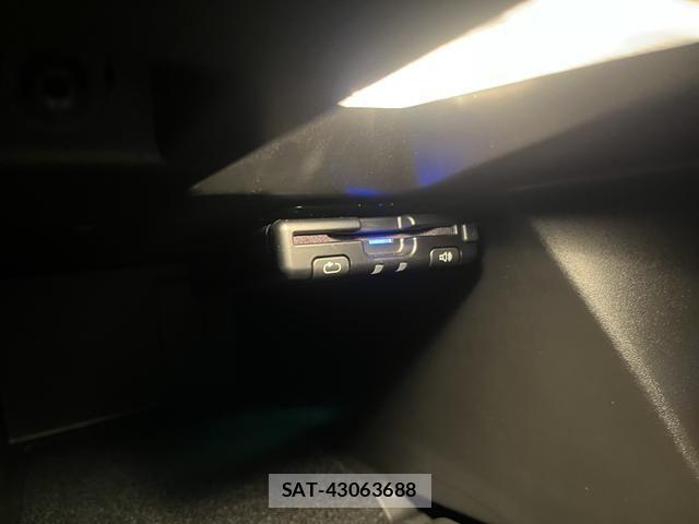 Renault MEGANE 2023-12 2320054-9