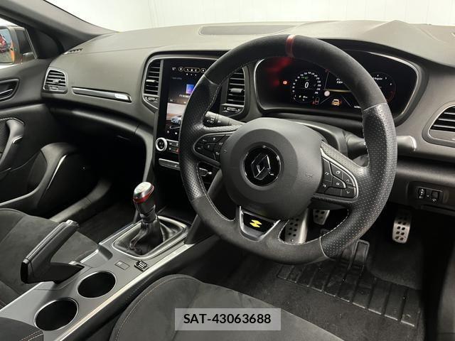 Renault MEGANE 2023-12 2320054-1