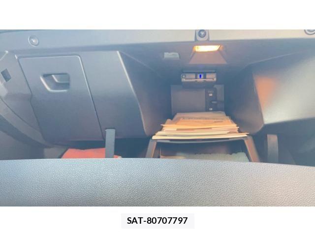 Renault MEGANE 2019-01 5876960-26