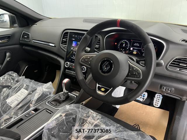 Renault MEGANE 2024-10 6502630-1