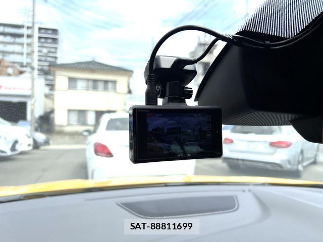 Renault MEGANE 2021-09 6546657-12