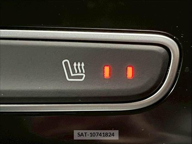 Renault MEGANE 2023-08 6546656-9