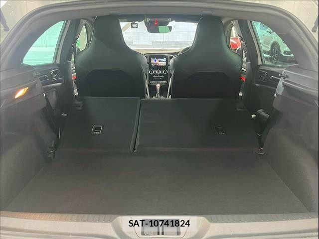 Renault MEGANE 2023-08 6546656-17