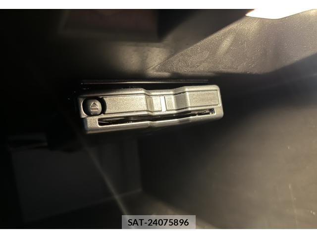Renault MEGANE 2023-03 7224196-9