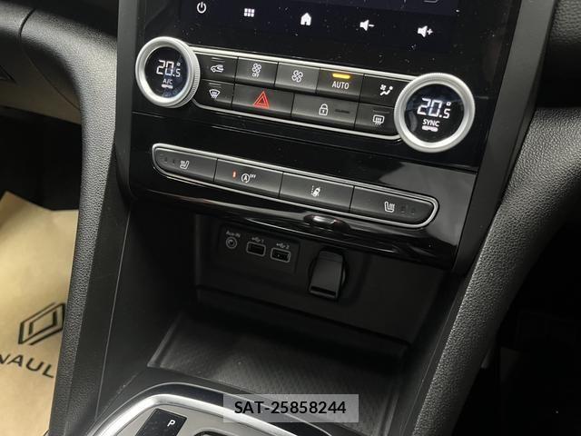 Renault MEGANE 2023-04 7457307-9