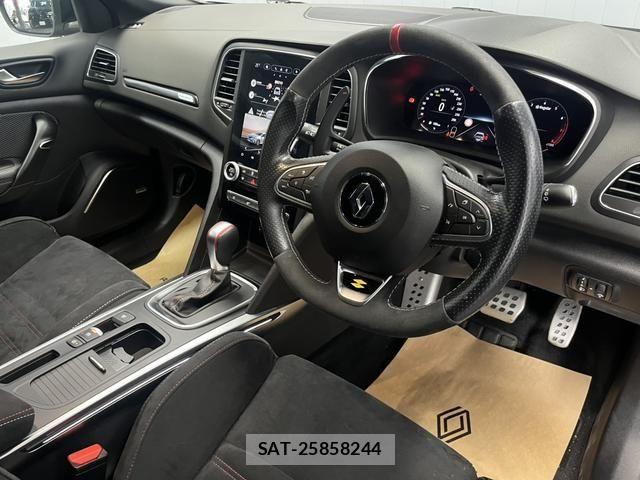 Renault MEGANE 2023-04 7457307-1