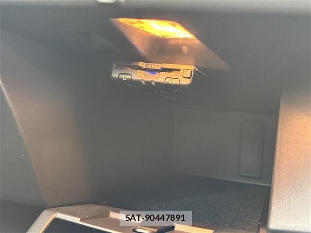 Renault MEGANE 2022-10 7502590-14