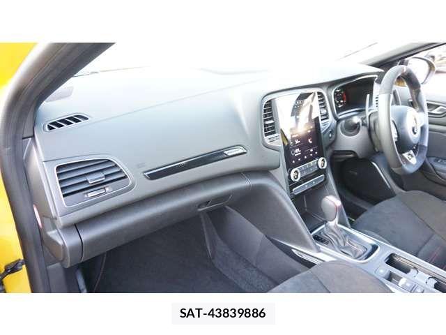 Renault MEGANE 2024-03 7502588-19